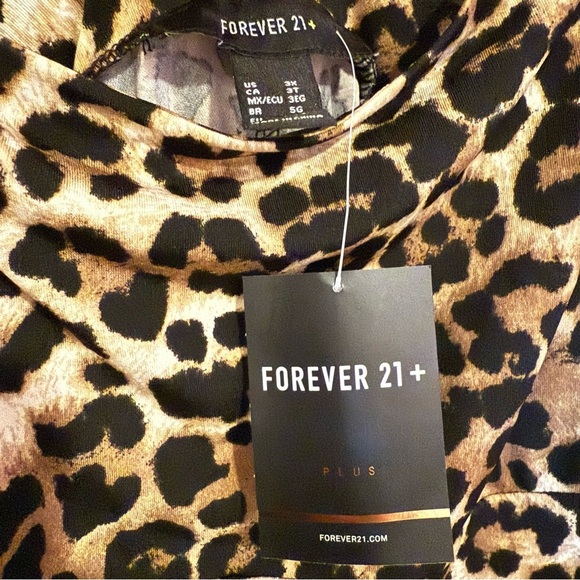 Leopard Print Dress With Side Gather Detail - Picture 7 of 7